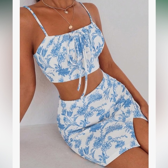 New Blue & White Floral Corset-Style Two-Piece Set – Size 6 Medium SHIEN Outfit - Picture 8 of 9